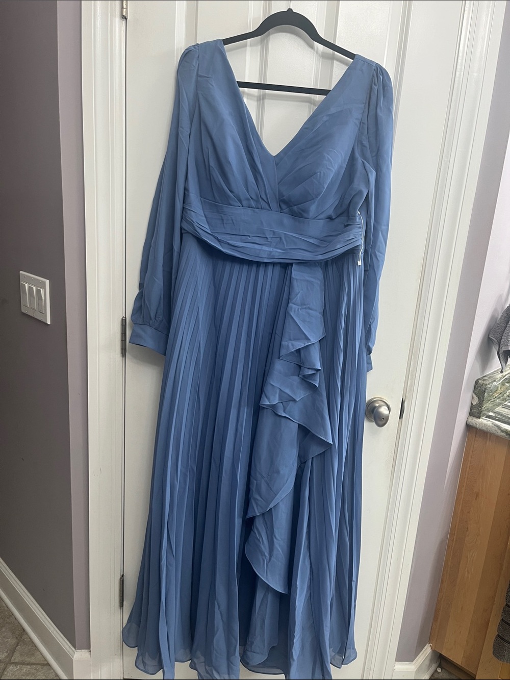Elegant Dusty Blue V-Neck Long Sleeve Pleated Maxi Dress